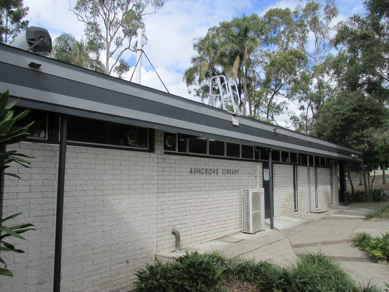 Ashgrove Library exterior, photographed in July 2014